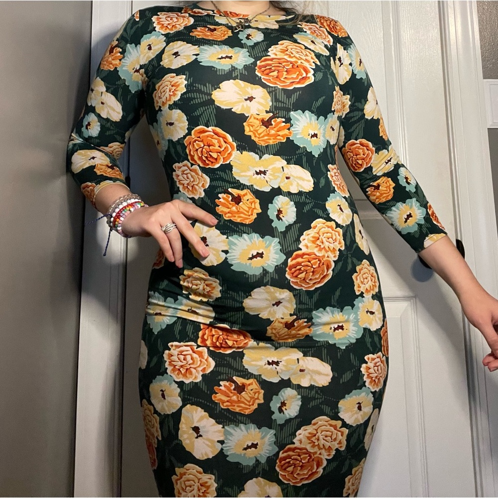 brand: forever 21.   category: floral dress